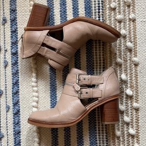 Dolce Vita Booties